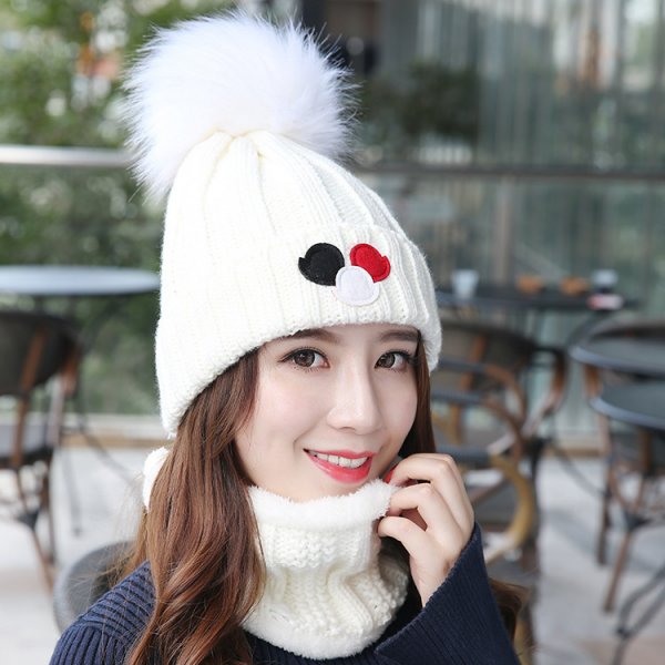 Women's Versatile Wool Ball Knitted Wool Hat Plush